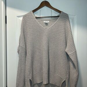 Rachel Zoe V-Neck Sweater in Light Gray